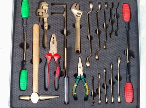 點(diǎn)擊查看詳細(xì)信息<br>標(biāo)題：無(wú)火花工具組 閱讀次數(shù)：7358