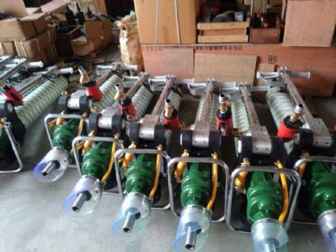 點(diǎn)擊查看詳細(xì)信息<br>標(biāo)題：MQT-130/2.8型氣動(dòng)錨桿鉆機(jī)15898635797 0537-3202711 閱讀次數(shù)：2664